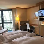 Favorite Parkhotel 4*