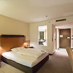 Отель Favorite Parkhotel Майнц