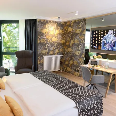 Favorite Parkhotel Otel 4*