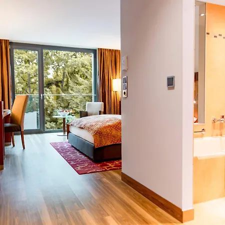 Favorite Parkhotel Otel 4*