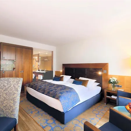 Otel Favorite Parkhotel 4*