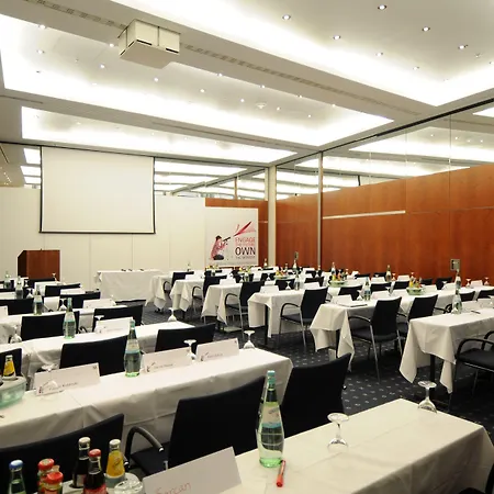 Favorite Parkhotel Otel 4*