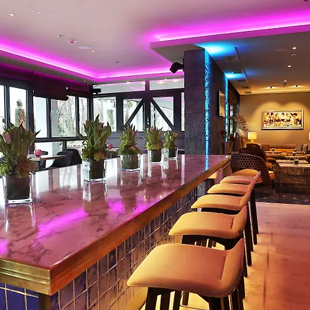 Favorite Parkhotel Otel