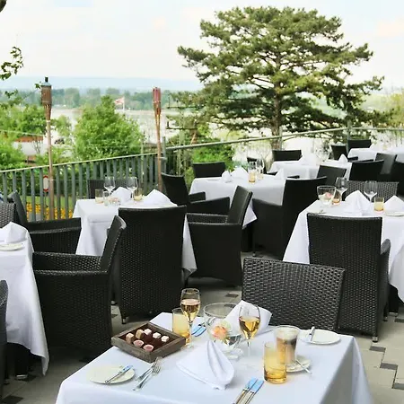 Favorite Parkhotel I - Business - Fine Dining 4*
